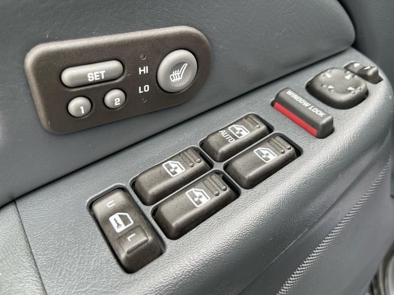 Chevrolet Avalanche 2500 4WD 2002