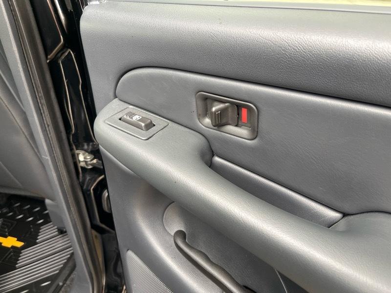 Chevrolet Avalanche 2500 4WD 2002