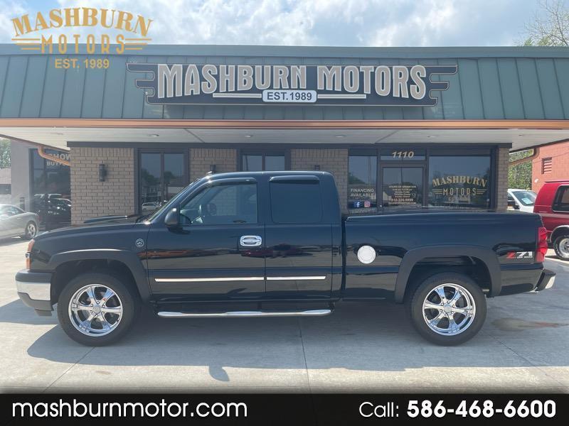 2005 Chevrolet Silverado 1500 4dr Ext Cab 143.5" WB 4WD LT