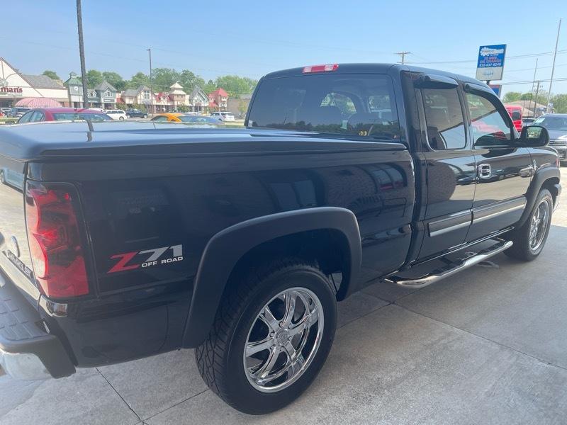 Chevrolet Silverado 1500 4dr Ext Cab 143.5" WB 4WD LT 2005