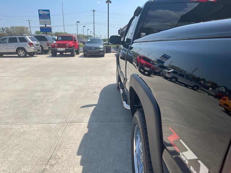 Chevrolet Silverado 1500 4dr Ext Cab 143.5" WB 4WD LT 2005
