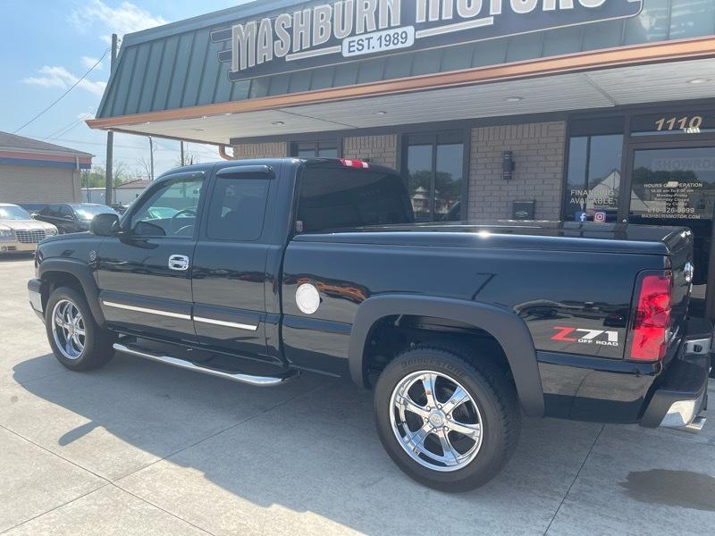 Chevrolet Silverado 1500 4dr Ext Cab 143.5" WB 4WD LT 2005