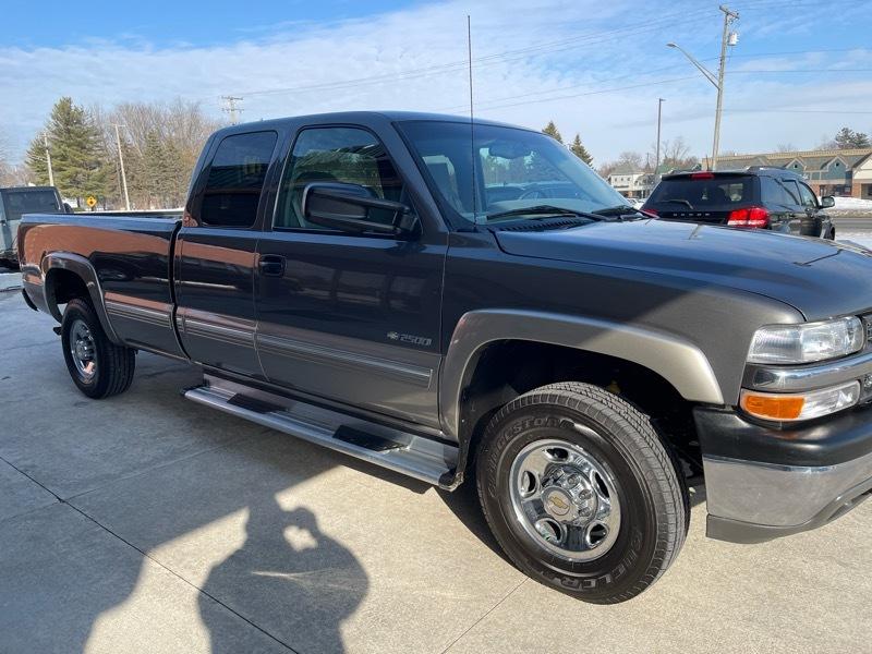 Chevrolet Silverado 2500 HD 4dr Ext Cab 157.5" WB C6P 4WD LS 2000