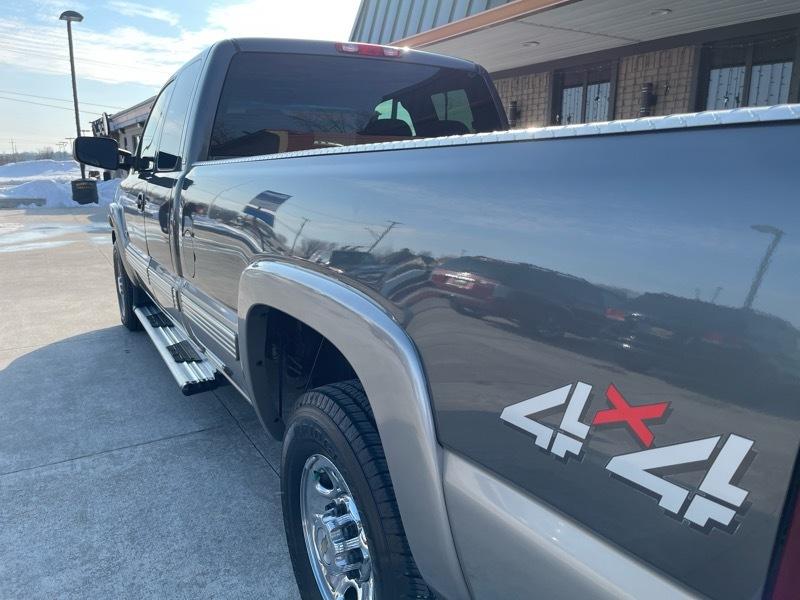 Chevrolet Silverado 2500 HD 4dr Ext Cab 157.5" WB C6P 4WD LS 2000