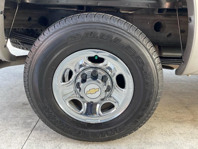 Chevrolet Silverado 2500 HD 4dr Ext Cab 157.5" WB C6P 4WD LS 2000