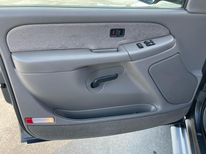 Chevrolet Silverado 2500 HD 4dr Ext Cab 157.5" WB C6P 4WD LS 2000