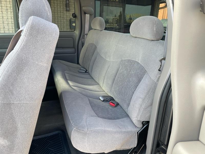 Chevrolet Silverado 2500 HD 4dr Ext Cab 157.5" WB C6P 4WD LS 2000