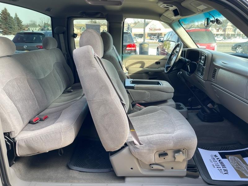 Chevrolet Silverado 2500 HD 4dr Ext Cab 157.5" WB C6P 4WD LS 2000