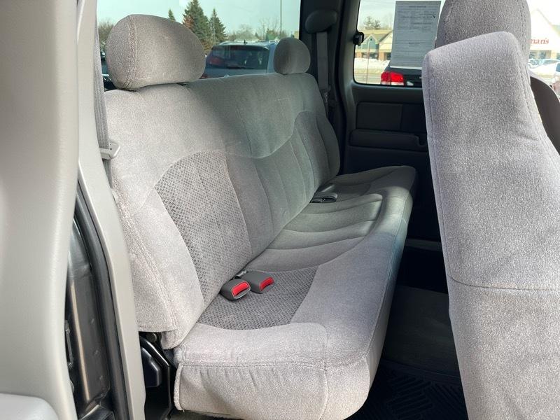 Chevrolet Silverado 2500 HD 4dr Ext Cab 157.5" WB C6P 4WD LS 2000