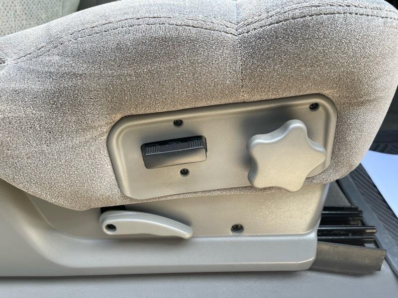 Chevrolet Silverado 2500 HD 4dr Ext Cab 157.5" WB C6P 4WD LS 2000