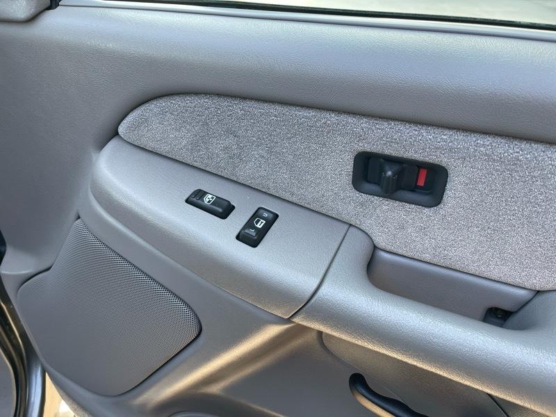 Chevrolet Silverado 2500 HD 4dr Ext Cab 157.5" WB C6P 4WD LS 2000