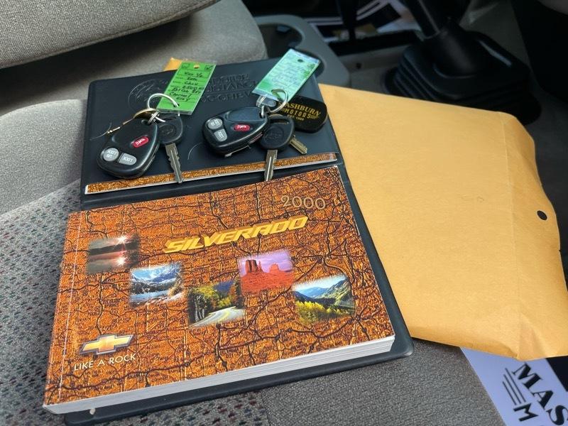 Chevrolet Silverado 2500 HD 4dr Ext Cab 157.5" WB C6P 4WD LS 2000