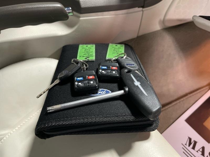 Ford Thunderbird 50th Anniversary 2005