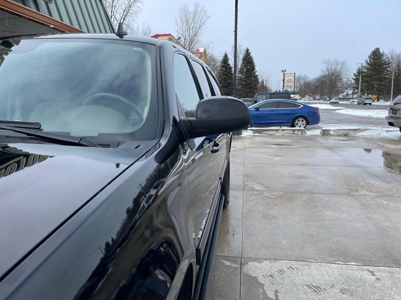 GMC Yukon XL SLT 1/2 Ton 4WD 2014