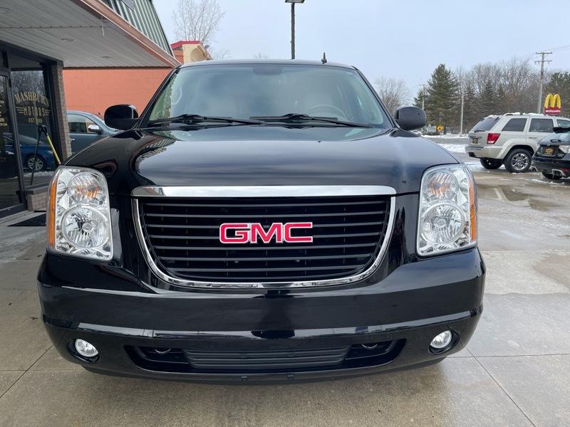 GMC Yukon XL SLT 1/2 Ton 4WD 2014