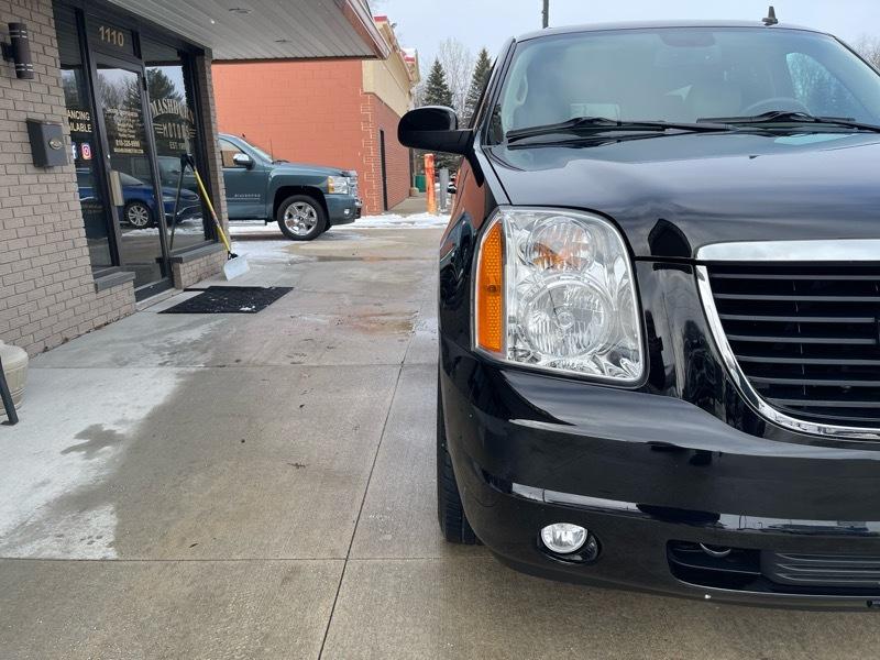 GMC Yukon XL SLT 1/2 Ton 4WD 2014