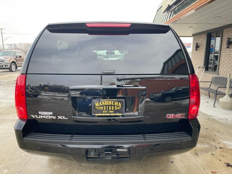 GMC Yukon XL SLT 1/2 Ton 4WD 2014