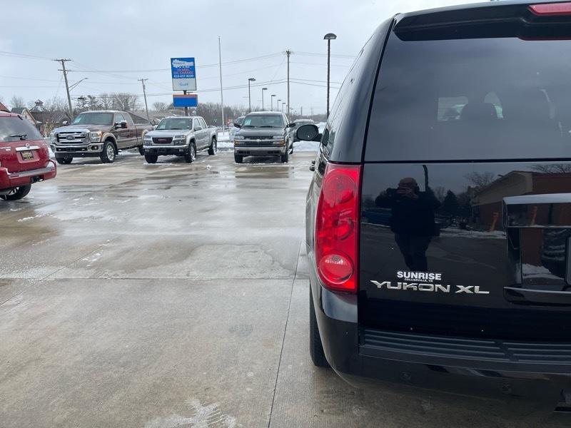 GMC Yukon XL SLT 1/2 Ton 4WD 2014