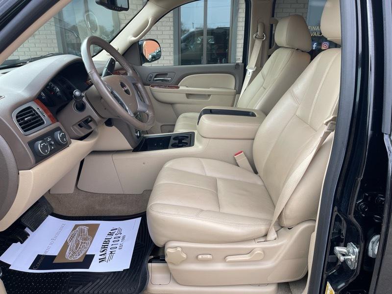 GMC Yukon XL SLT 1/2 Ton 4WD 2014