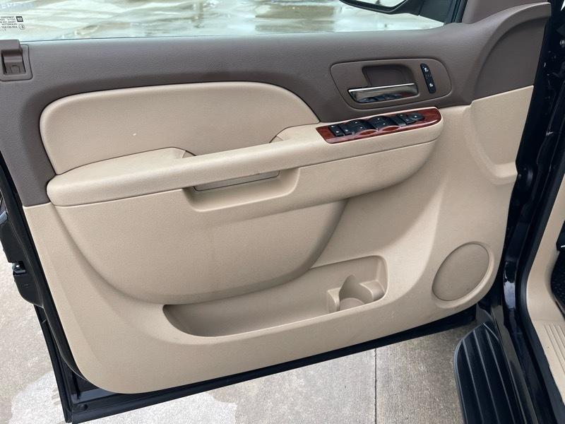 GMC Yukon XL SLT 1/2 Ton 4WD 2014