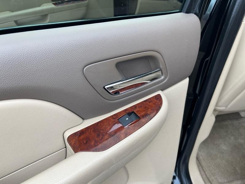 GMC Yukon XL SLT 1/2 Ton 4WD 2014