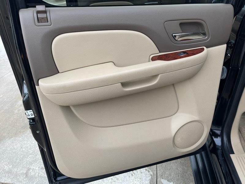 GMC Yukon XL SLT 1/2 Ton 4WD 2014