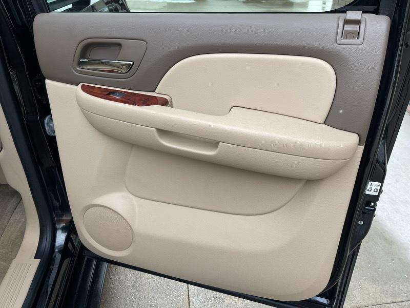 GMC Yukon XL SLT 1/2 Ton 4WD 2014