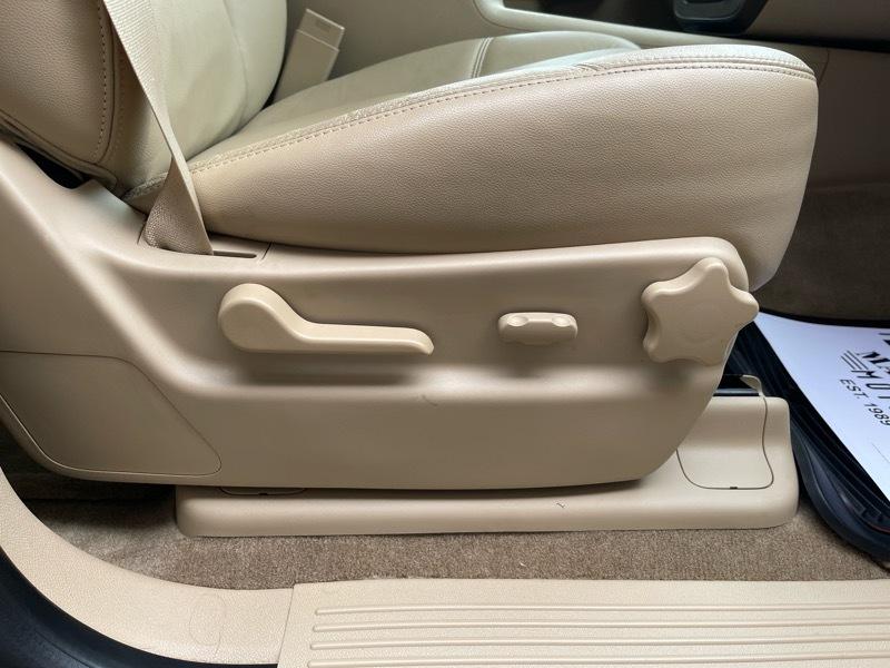 GMC Yukon XL SLT 1/2 Ton 4WD 2014