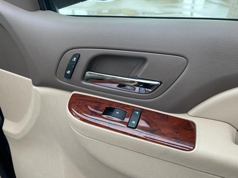 GMC Yukon XL SLT 1/2 Ton 4WD 2014