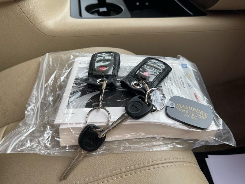 GMC Yukon XL SLT 1/2 Ton 4WD 2014