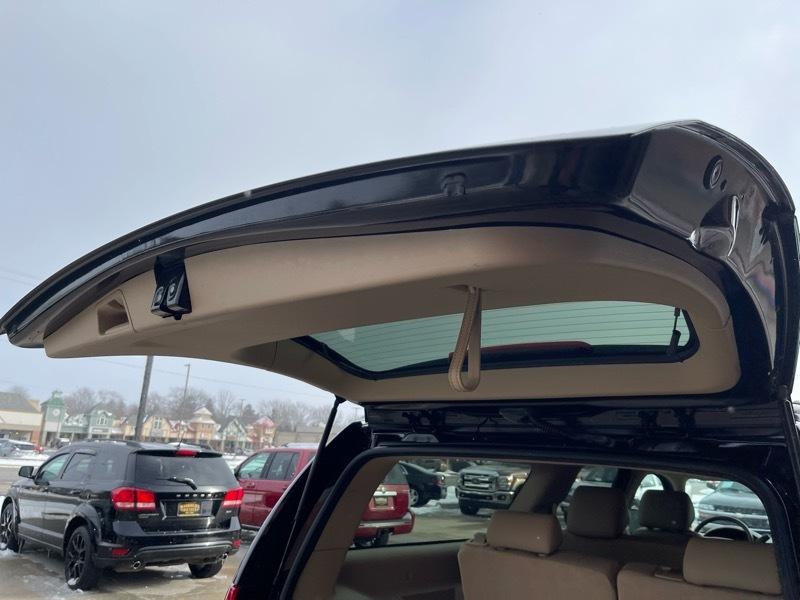 GMC Yukon XL SLT 1/2 Ton 4WD 2014