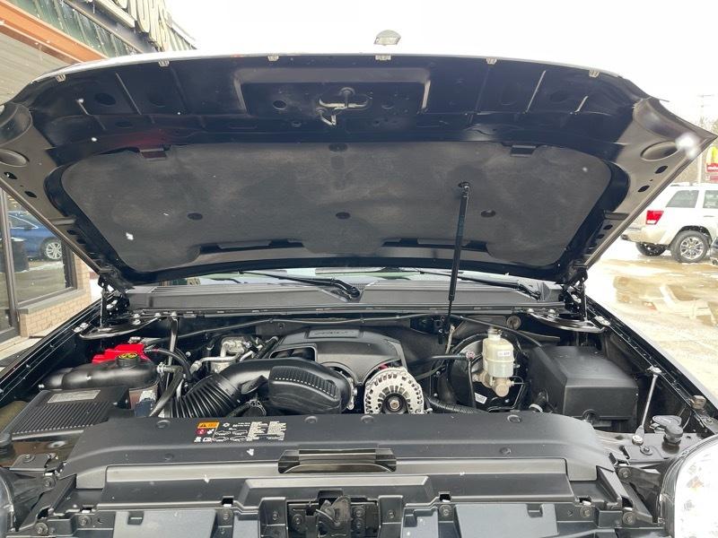 GMC Yukon XL SLT 1/2 Ton 4WD 2014