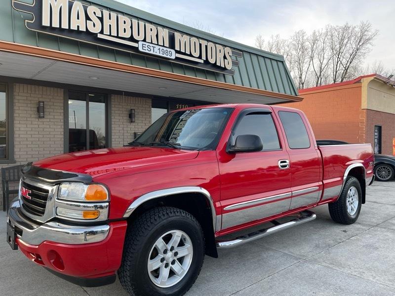 GMC Sierra 1500 SLE Ext. Cab Short Bed 4WD 2005