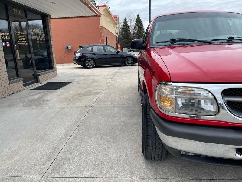 Ford Explorer XLT 4-Door 4WD 1998