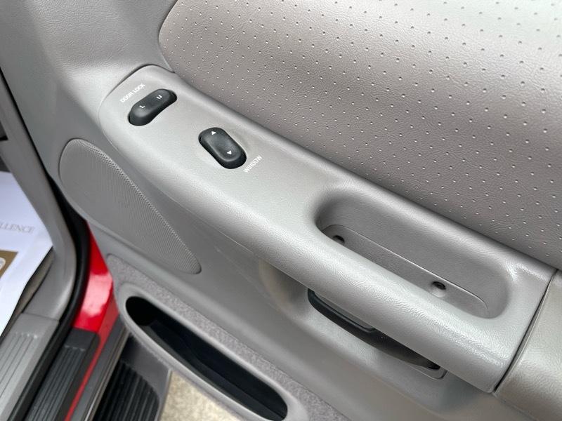 Ford Explorer XLT 4-Door 4WD 1998