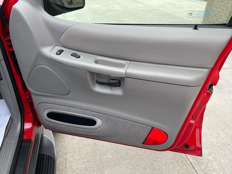 Ford Explorer XLT 4-Door 4WD 1998