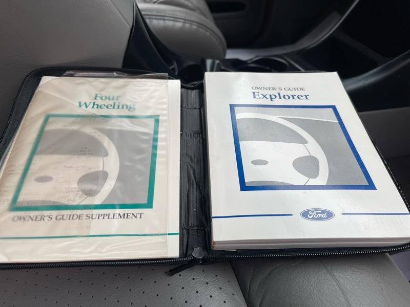 Ford Explorer XLT 4-Door 4WD 1998