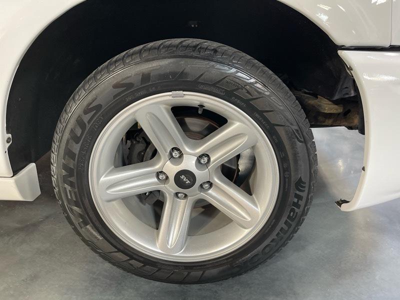 Ford F-150 SVT Lightning 2WD 2003