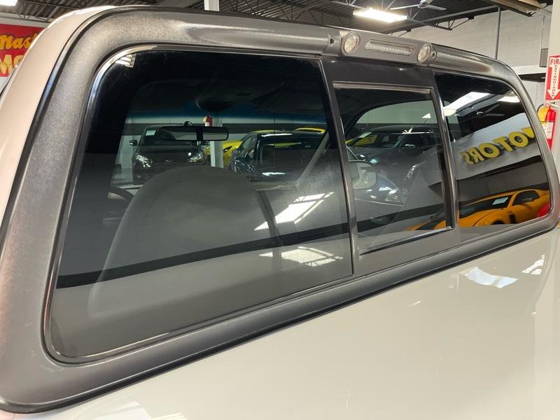 Ford F-150 SVT Lightning 2WD 2003