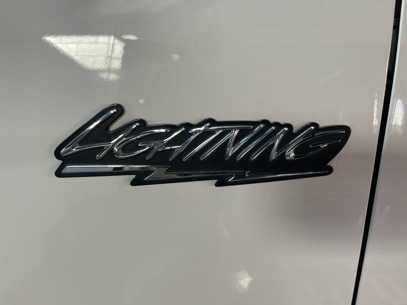 Ford F-150 SVT Lightning 2WD 2003