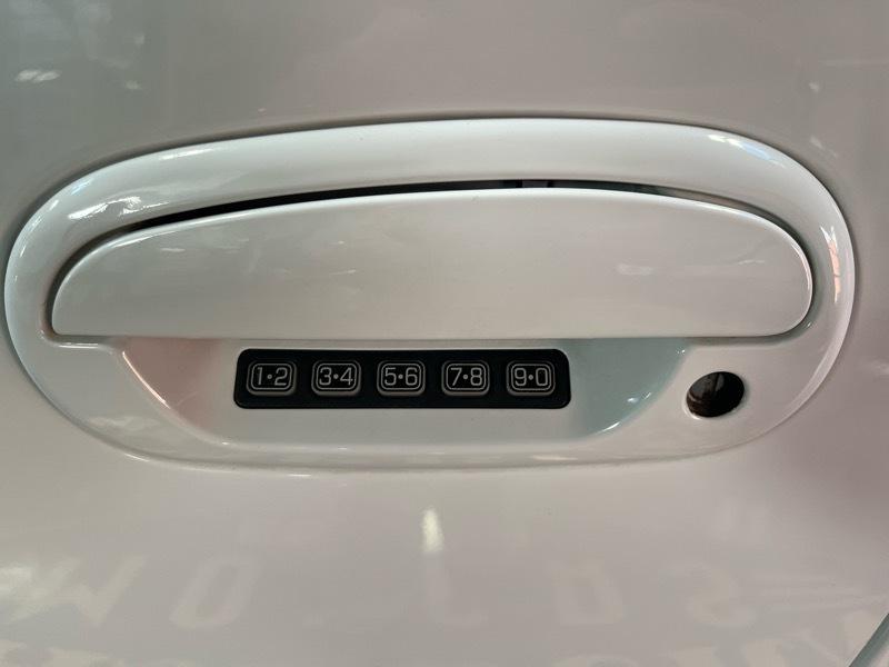 Ford F-150 SVT Lightning 2WD 2003