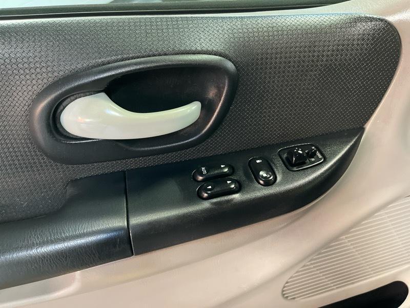 Ford F-150 SVT Lightning 2WD 2003