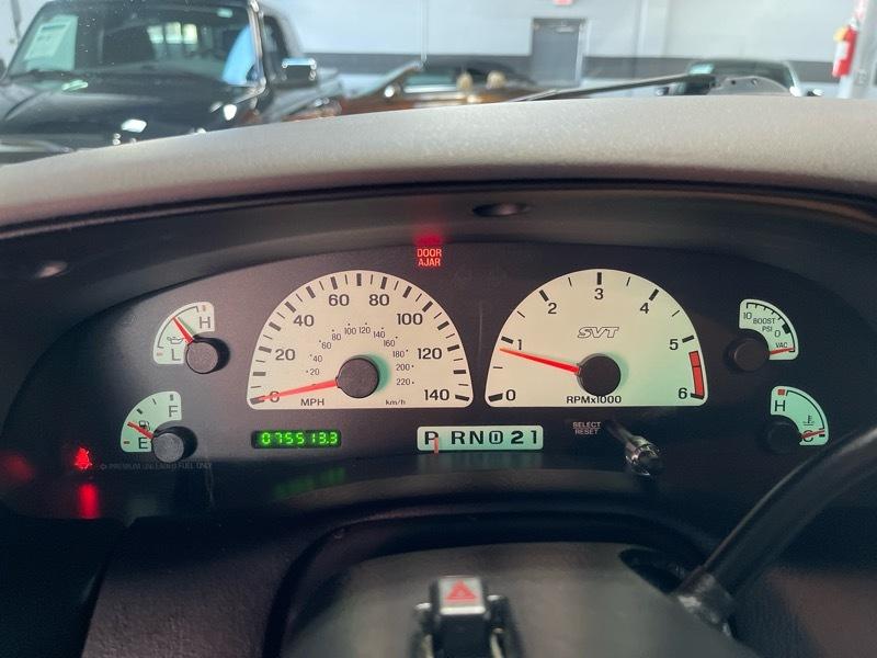 Ford F-150 SVT Lightning 2WD 2003