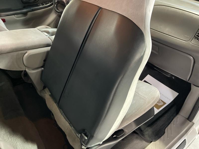 Ford F-150 SVT Lightning 2WD 2003