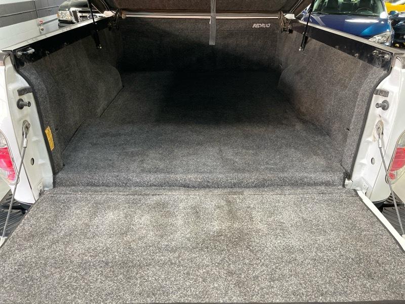 Ford F-150 SVT Lightning 2WD 2003