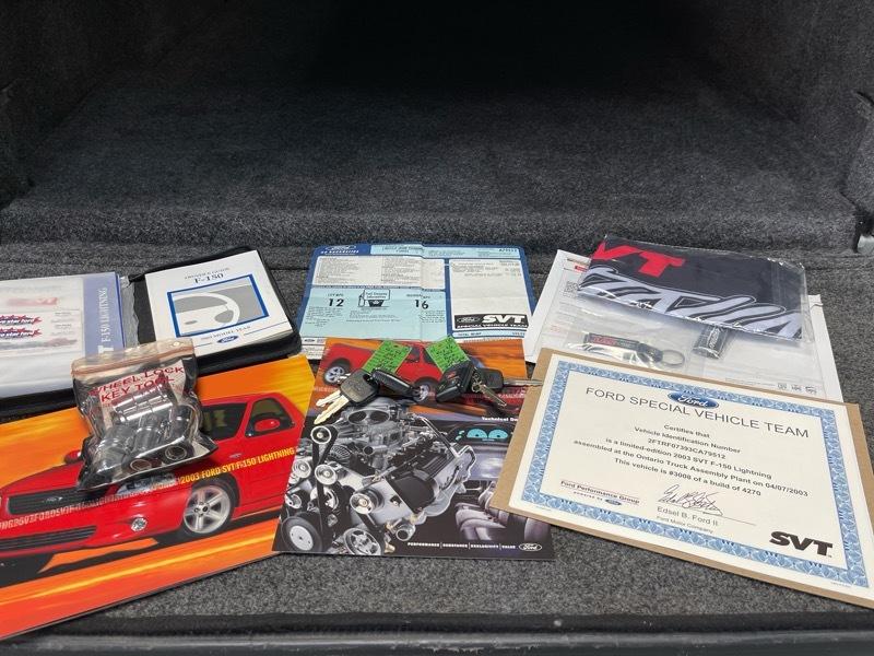 Ford F-150 SVT Lightning 2WD 2003