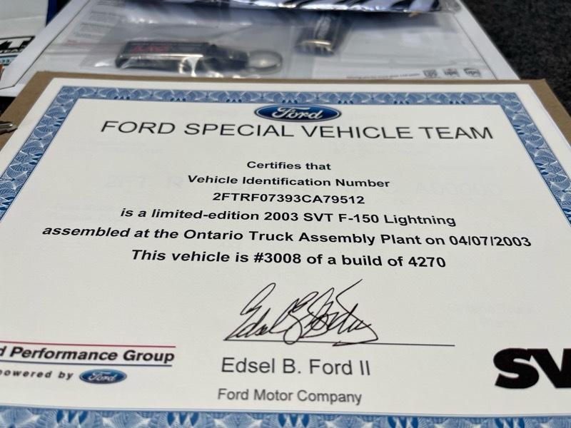 Ford F-150 SVT Lightning 2WD 2003