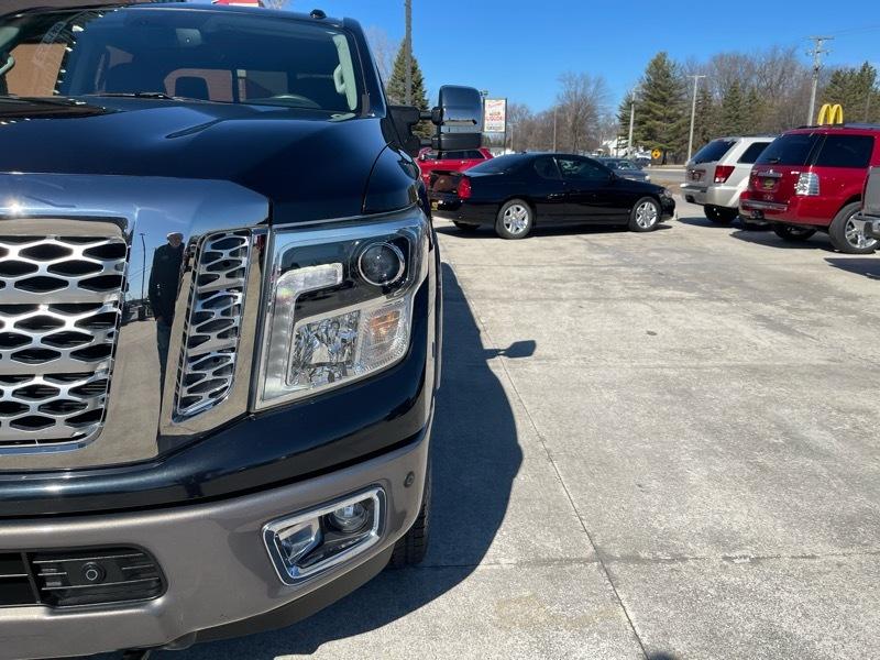 Nissan Titan XD Platinum Reserve 4WD Diesel 2016