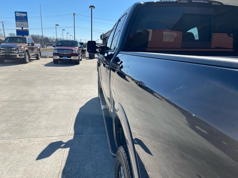 Nissan Titan XD Platinum Reserve 4WD Diesel 2016