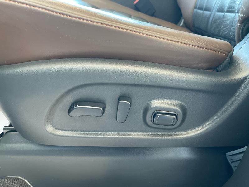 Nissan Titan XD Platinum Reserve 4WD Diesel 2016